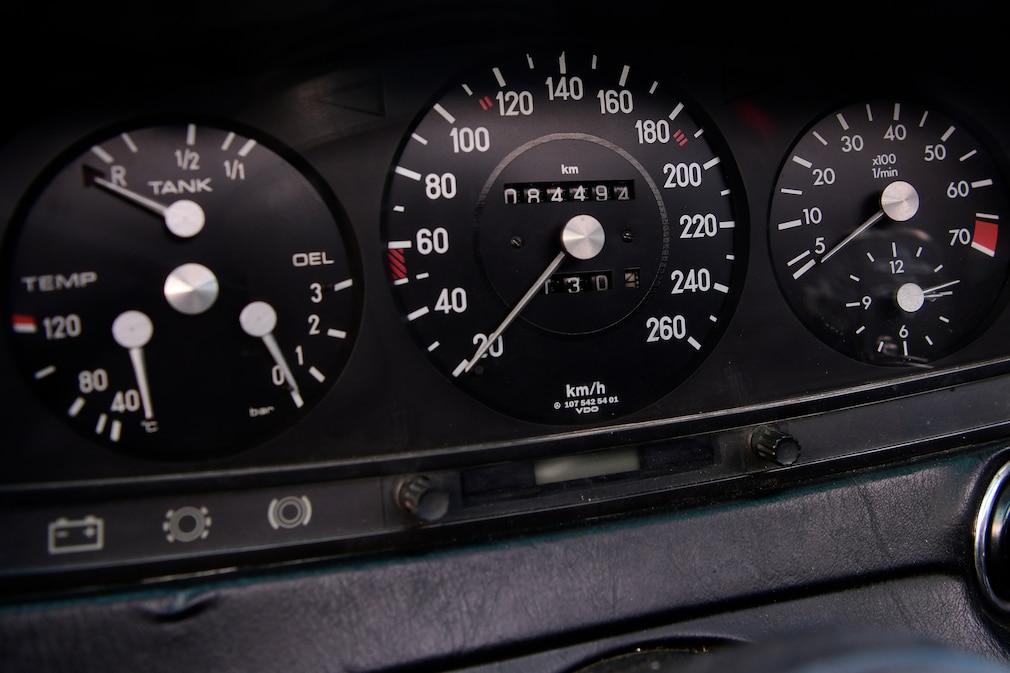 Instrumente des Mercedes W 123.