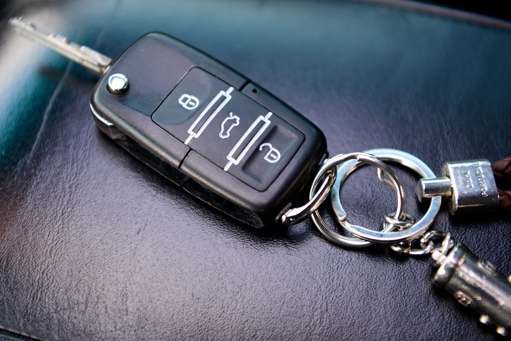 Schlüsselbund mit Autoschlüssel aus dem VW-Konzern