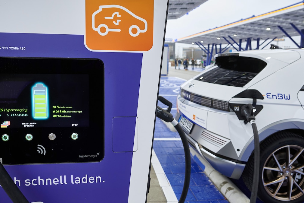 Schnellladepark für E-Autos