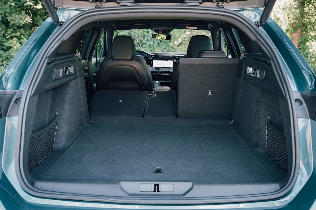 Peugeot E-308 SW 156