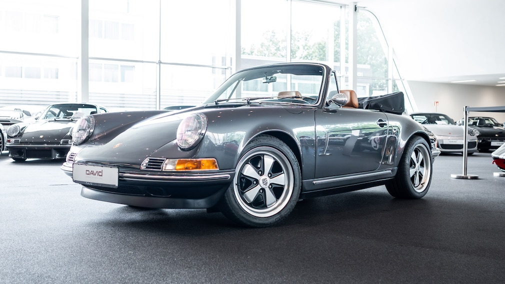 Porsche 964 Carrera 4 Cabriolet