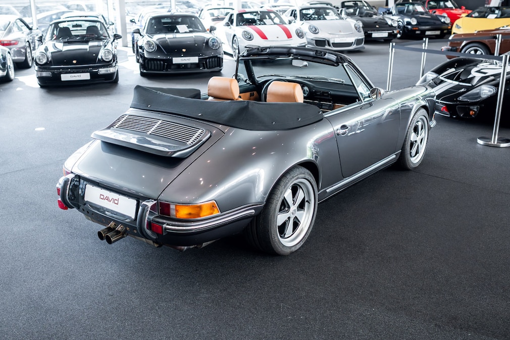 Porsche 964 Carrera 4 Cabriolet