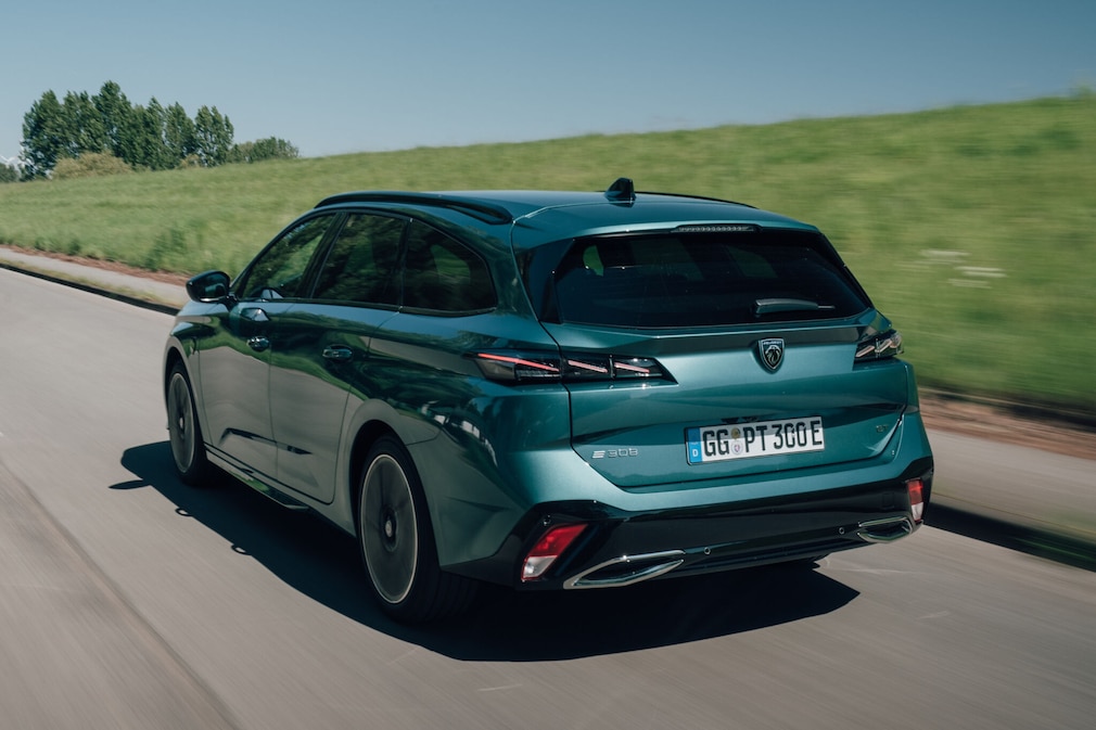 Peugeot E-308 SW 156
