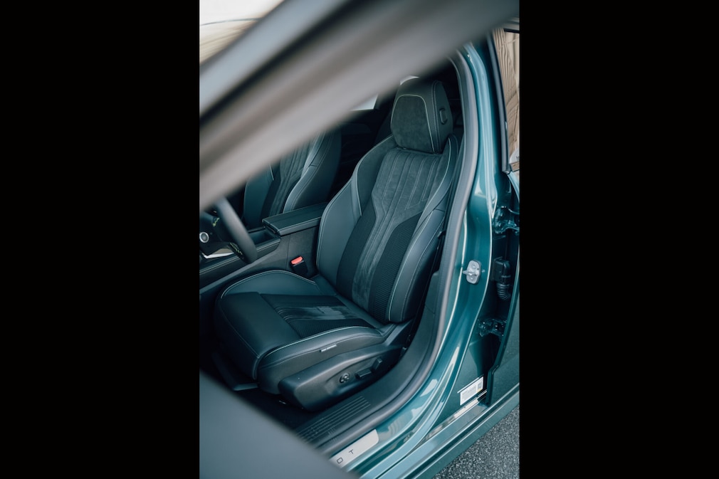 Peugeot E-308 SW 156