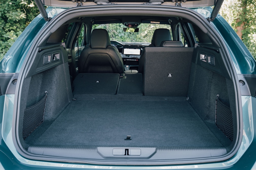 Peugeot E-308 SW 156