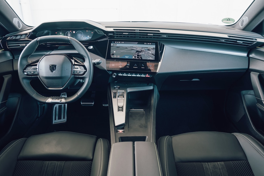 Peugeot E-308 SW 156