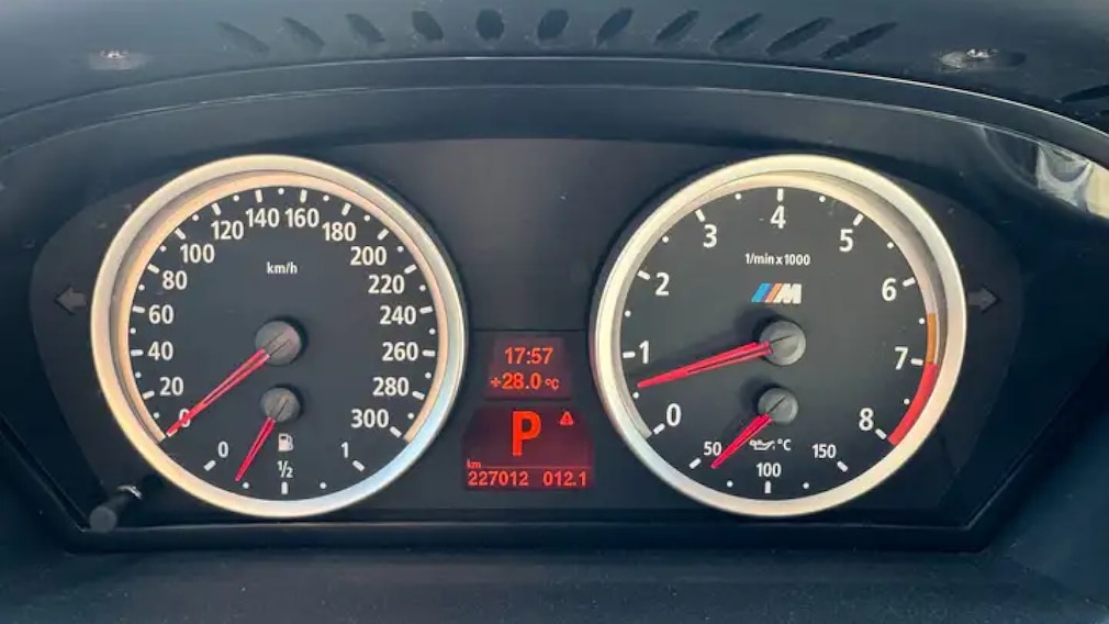 Wo ist der Haken: BMW-SUV mit 555 PS für nur 12.000 Euro!