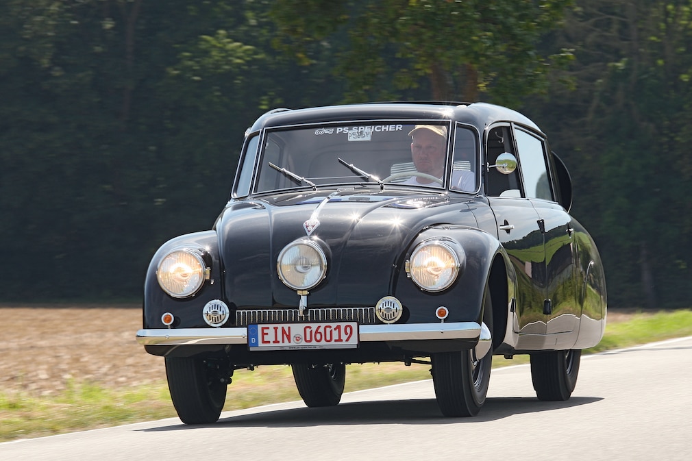 TATRA T87