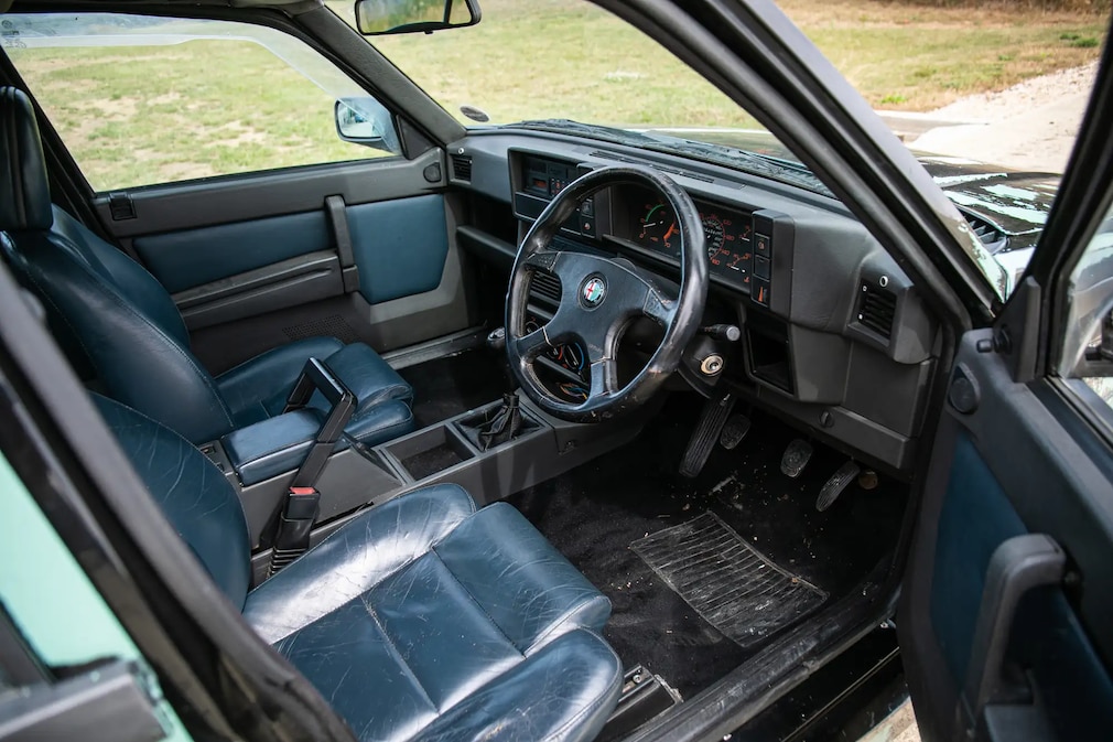Alfa Romeo 75 V6 3.0 Veloce 1989 Innen