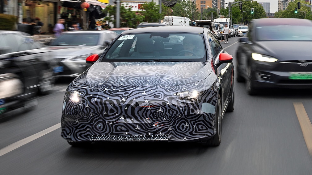 Im Mercedes CLA autonom durch Shanghai