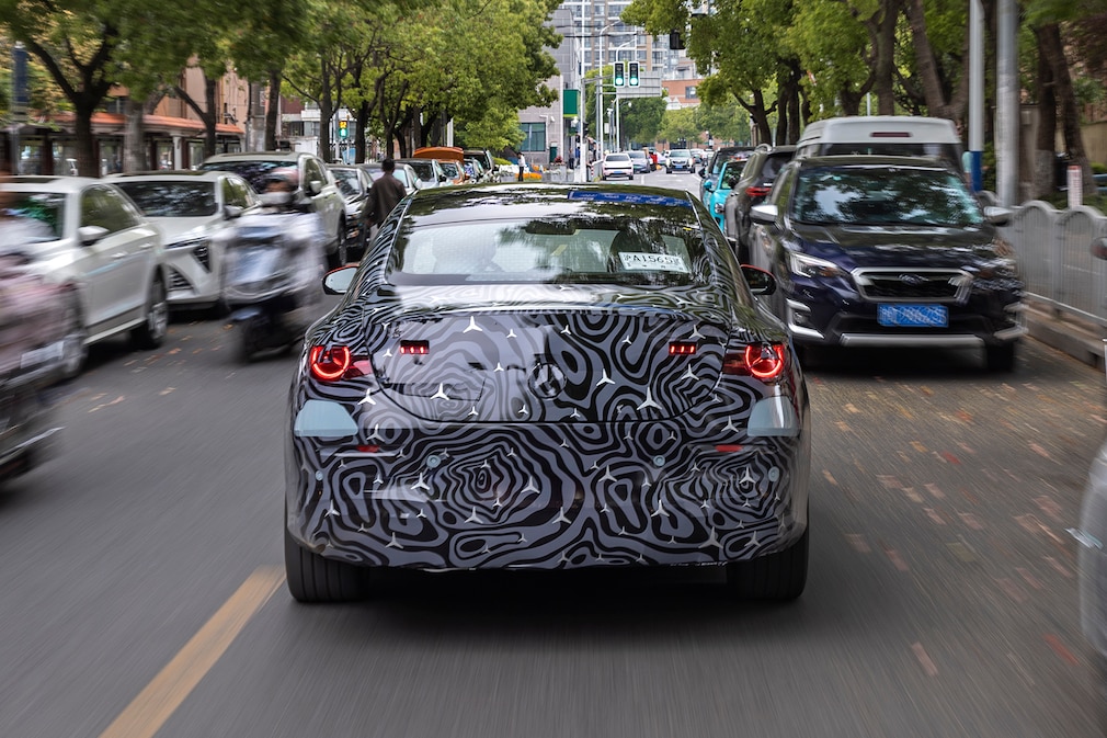 Im Mercedes CLA autonom durch Shanghai