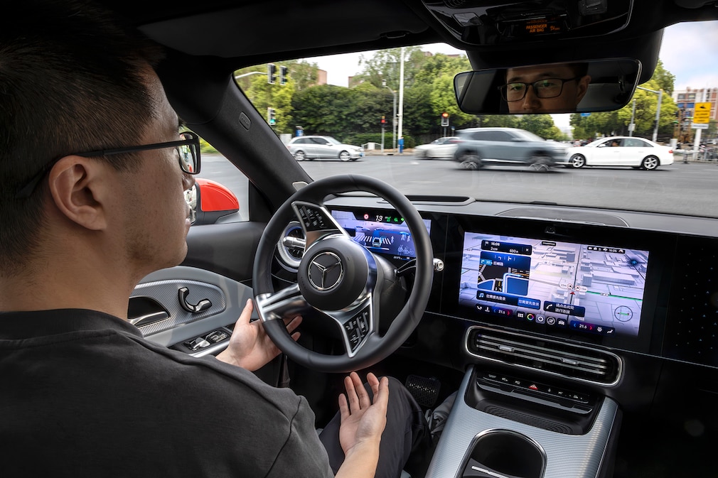 Im Mercedes CLA autonom durch Shanghai
