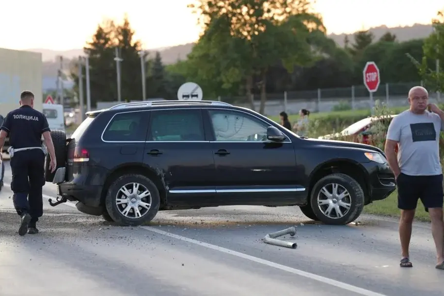 Zugfahrzeug: VW Touareg nach dem Unfall