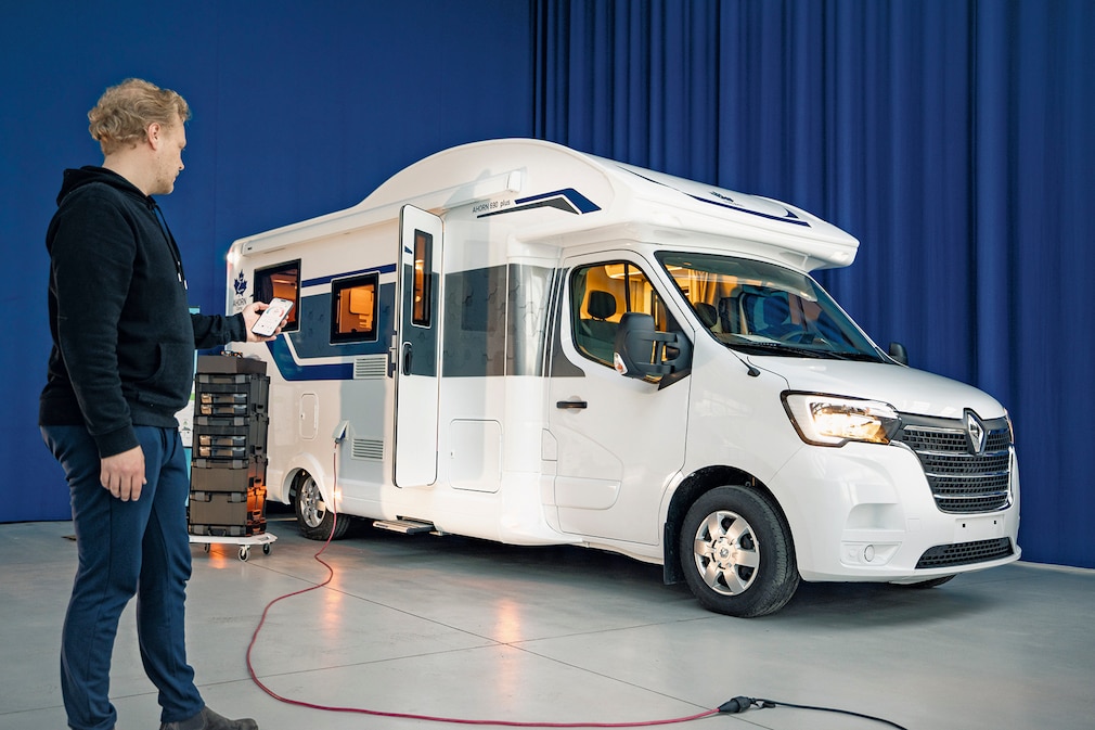Revotion vernetzt Camper