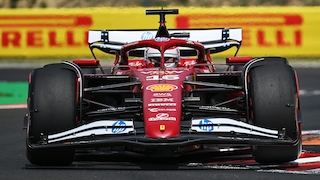 Ferrari schlägt beide McLaren