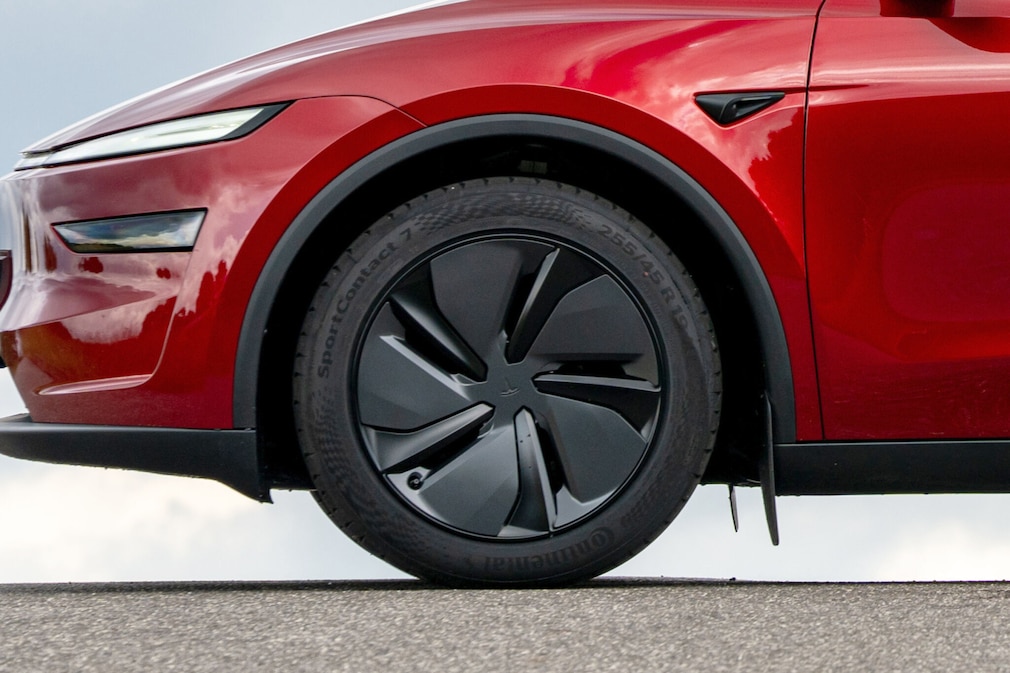 Tesla Model Y Long Range RWD