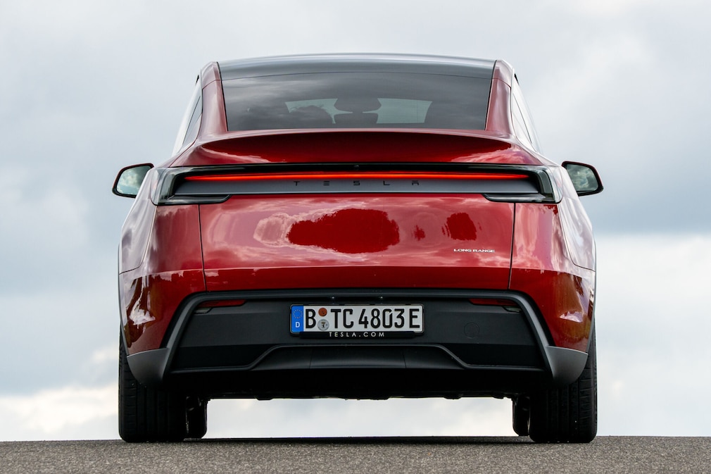 Tesla Model Y Long Range RWD