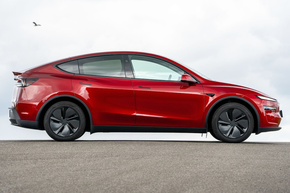 Tesla Model Y Long Range RWD