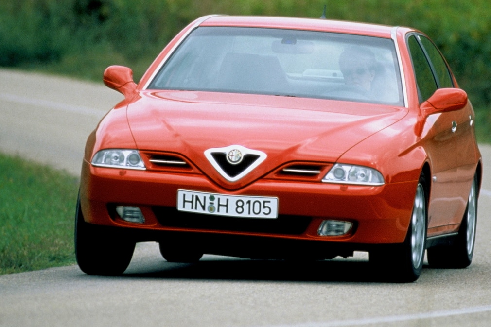 Alfa Romeo 166 fahrend von vorn