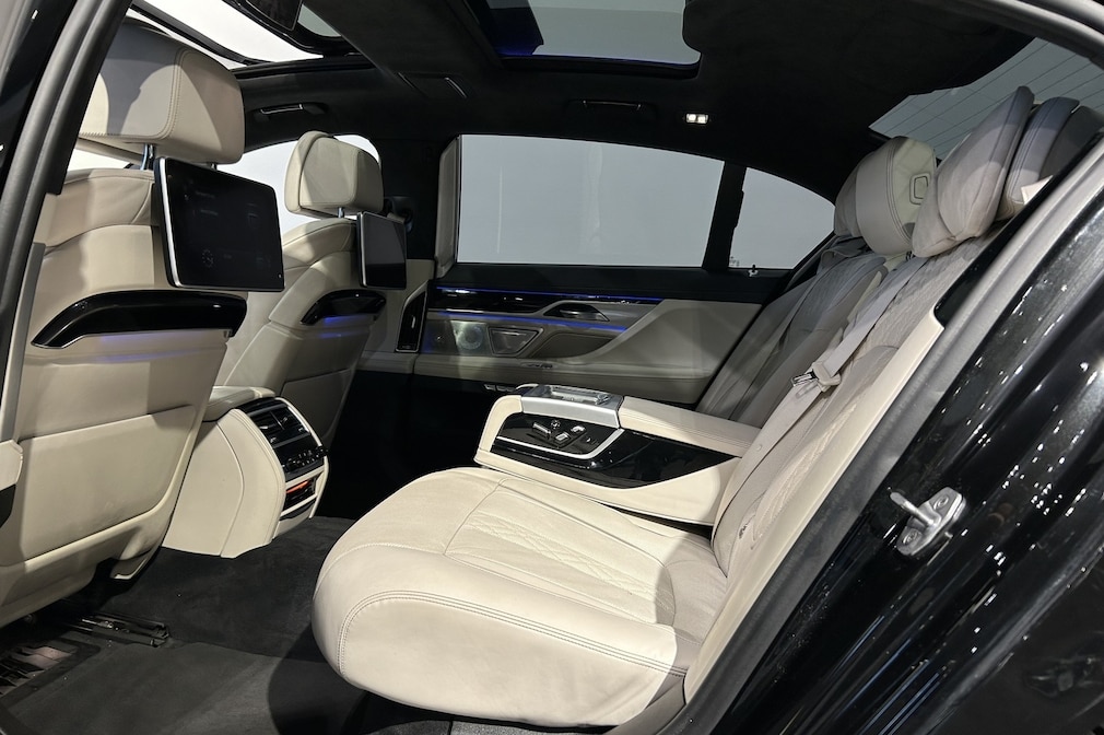 BMW M760Li xDrive