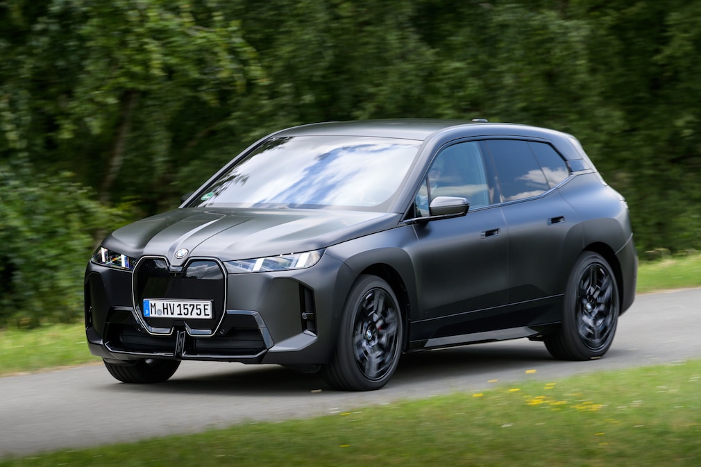 BMW iX xDrive60