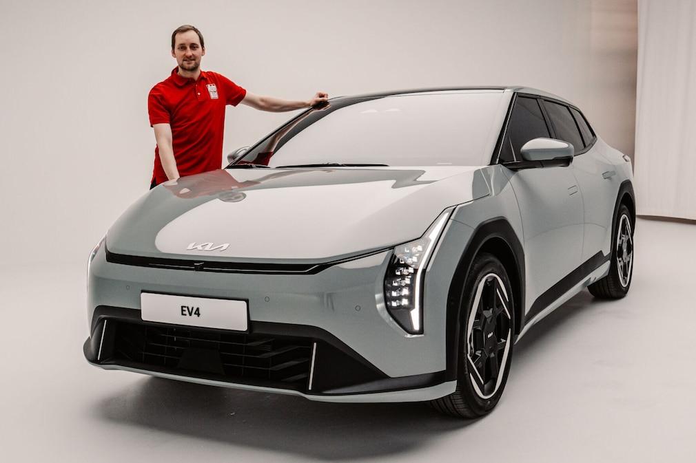Kia EV4