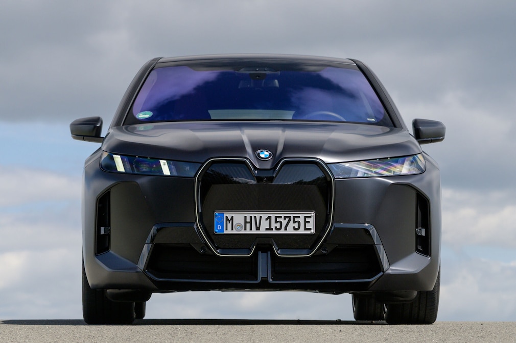 BMW iX xDrive60