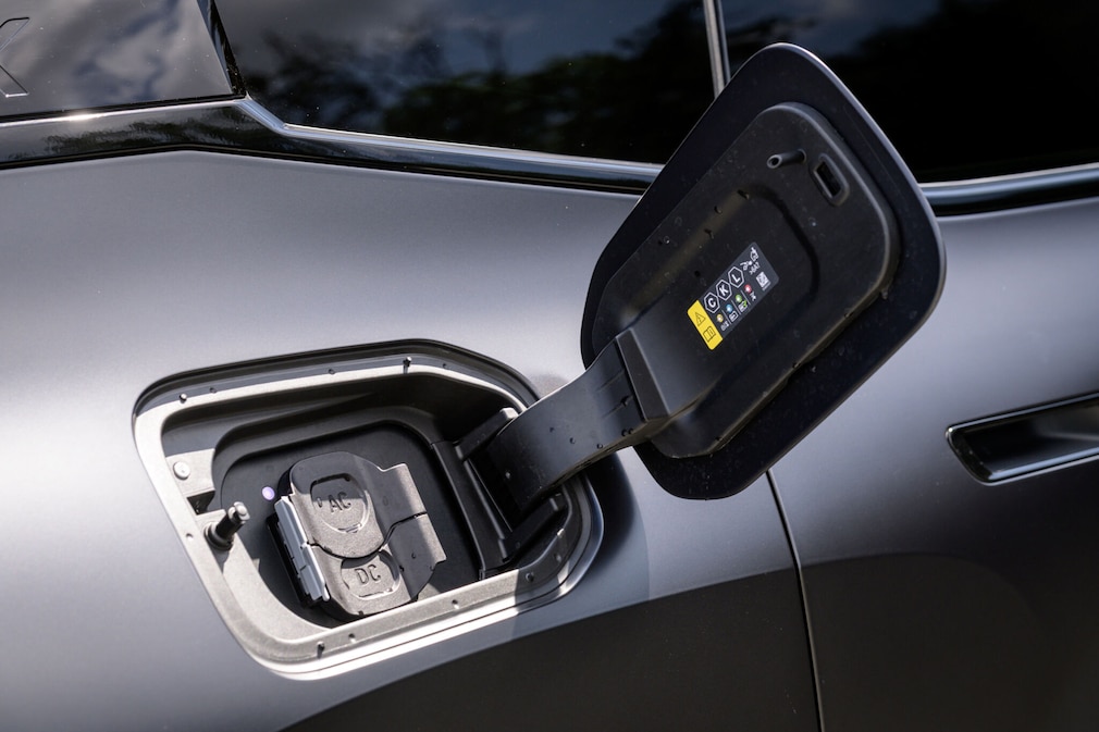 BMW iX xDrive60