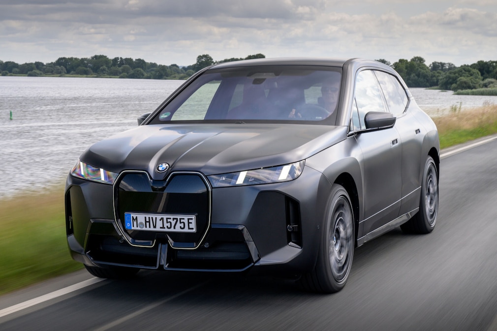 BMW iX xDrive60