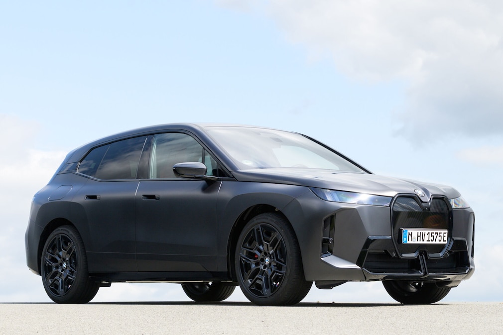 BMW iX xDrive60
