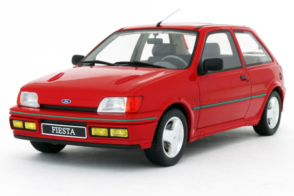 Ford Fiesta RS Turbo in Rot von schräg vorn als Modellauto