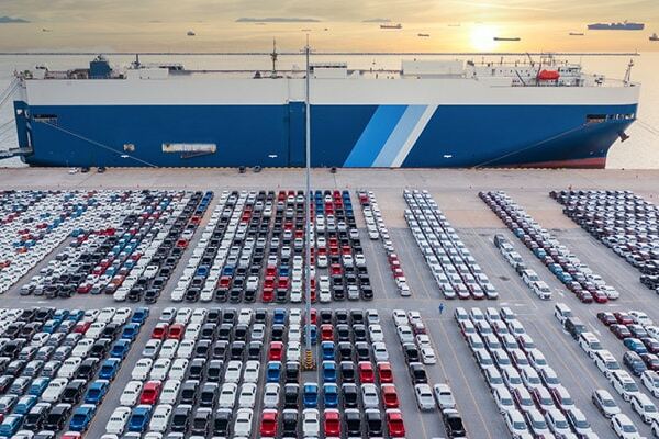 China Crunch Verkaufsportal Neuwagen Elektroautos E-Autos Import