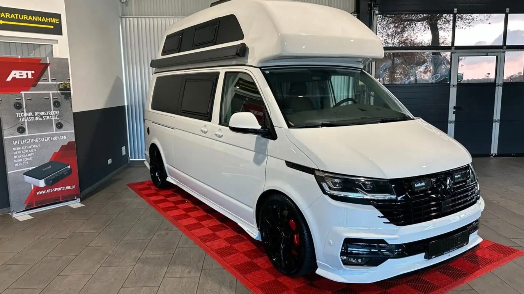 Camper-Bulli-mit-Abt-Power-und-Luxusausbau-zu-verkaufen