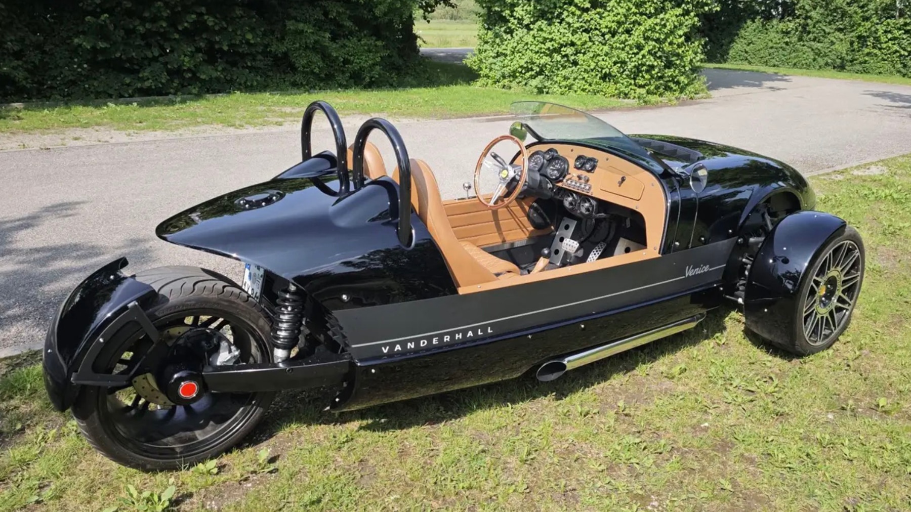 Dreirad-Auto-mit-Turbo-Punch-f-r-47-000-Euro