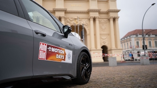 Der VW ID.3 vor dem Brandenburger Tor am Luisenplatz