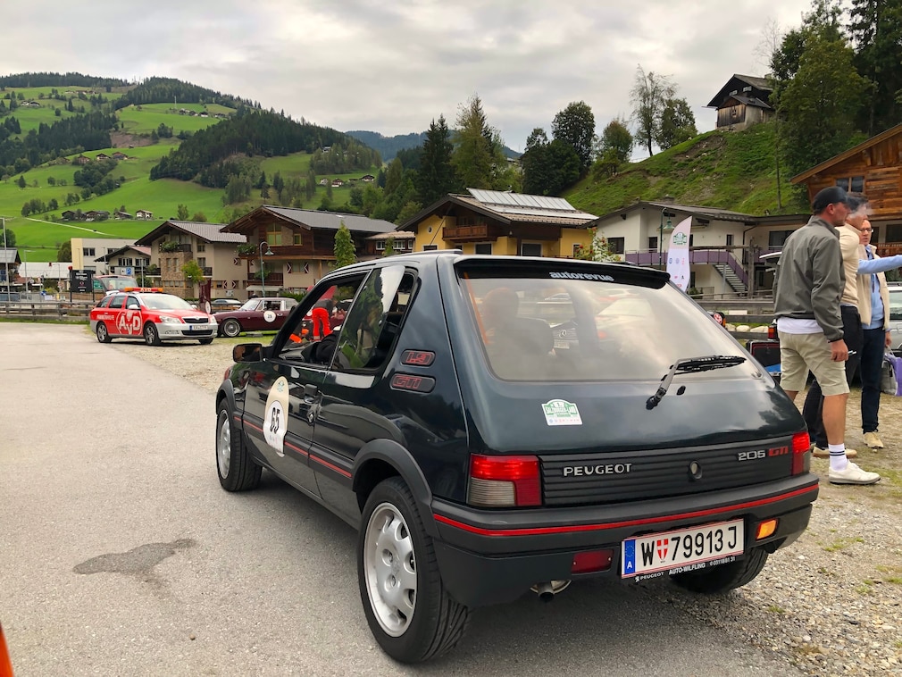 Peugeot 205 GTI 1.9 von schräg hinten