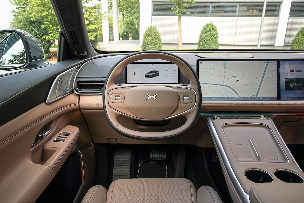 Xpeng G9