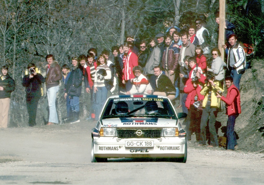 historisches Foto: Walter Röhrl und Christian Geistdörfer 1982 im Opel Ascona 400 auf der Rallye Monte Carlo