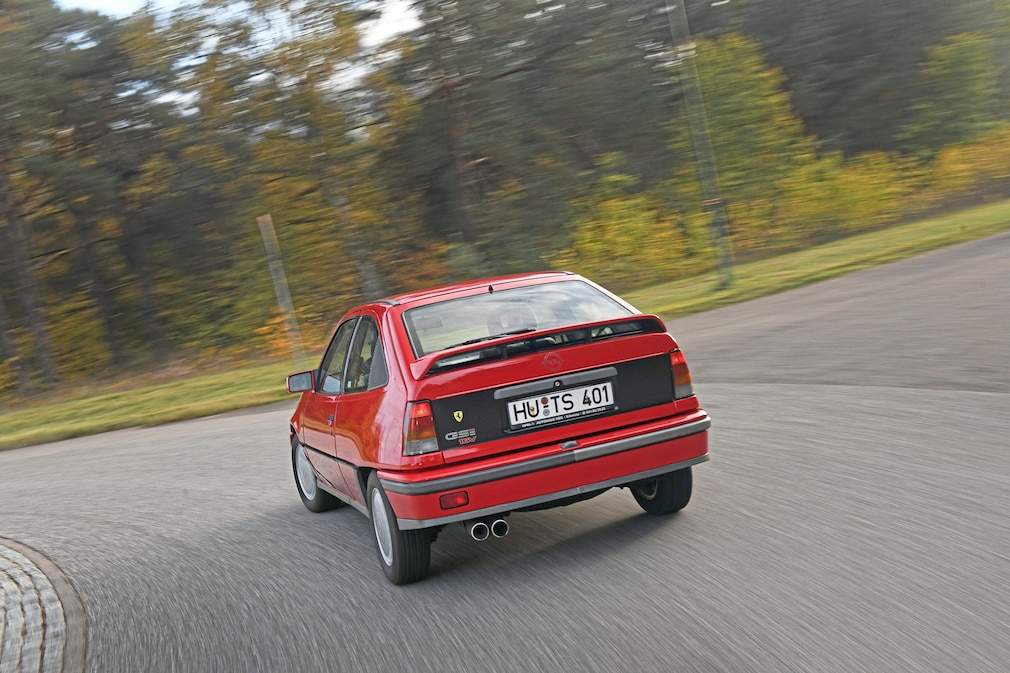 16 V Hatchbacks Opel Kadett E GSi 16V