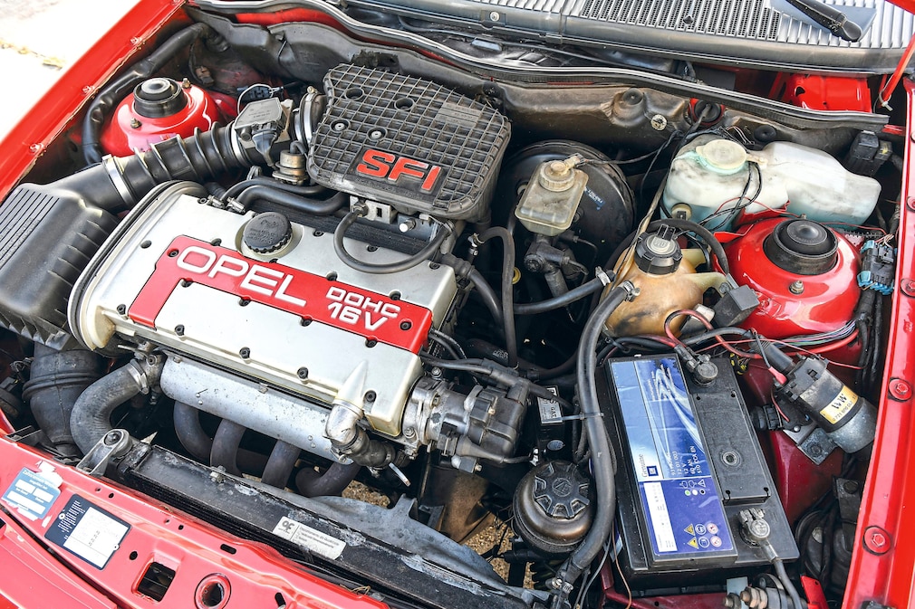 16 V Hatchbacks Opel Kadett E GSi 16V