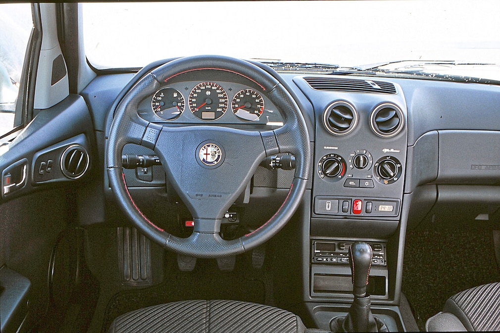 Alfa Romeo 145