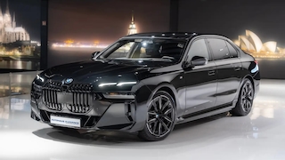 Vollelektrische Luxus-Limousine 50.000 Euro unter Neupreis kaufen