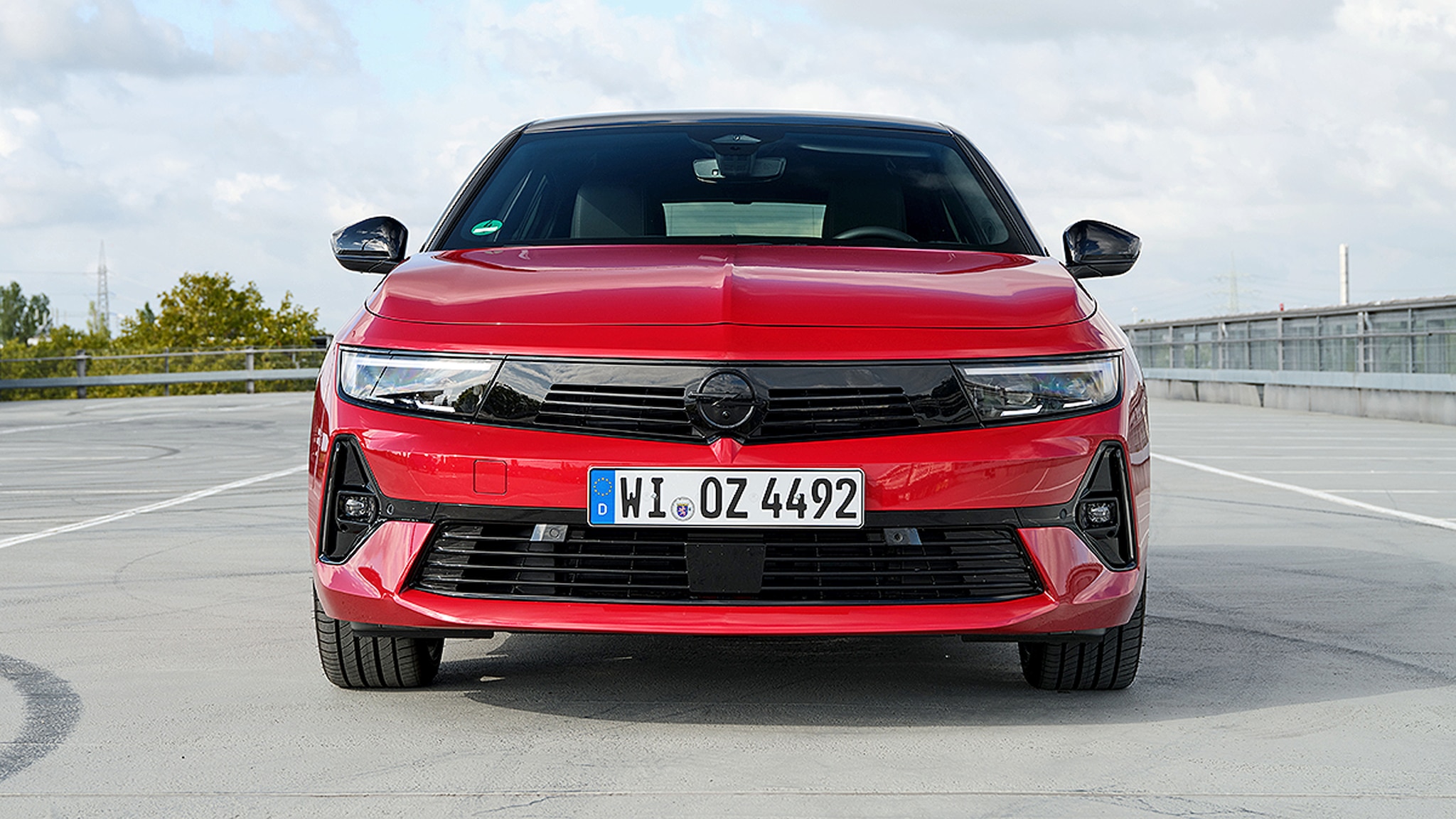 Opel-Astra-mit-guter-Ausstattung-im-privaten-Leasing