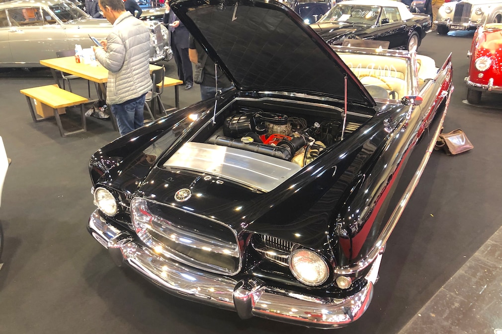 Dual-Ghia Cabrio aus den 50er-Jahren auf Messe
