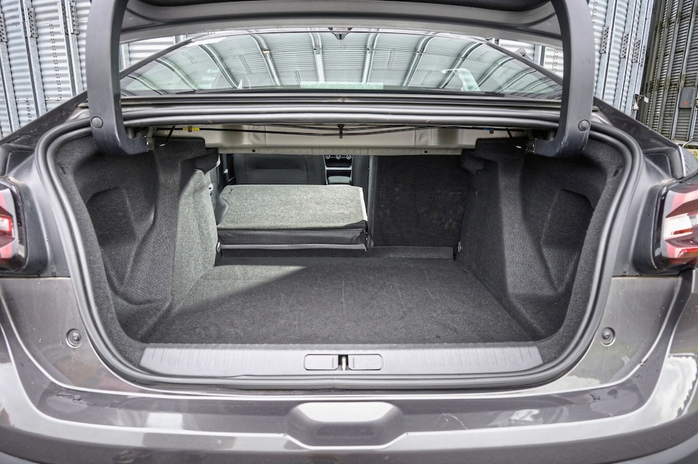 Citroën C4 X 1.2 PureTech EAT8 Plus