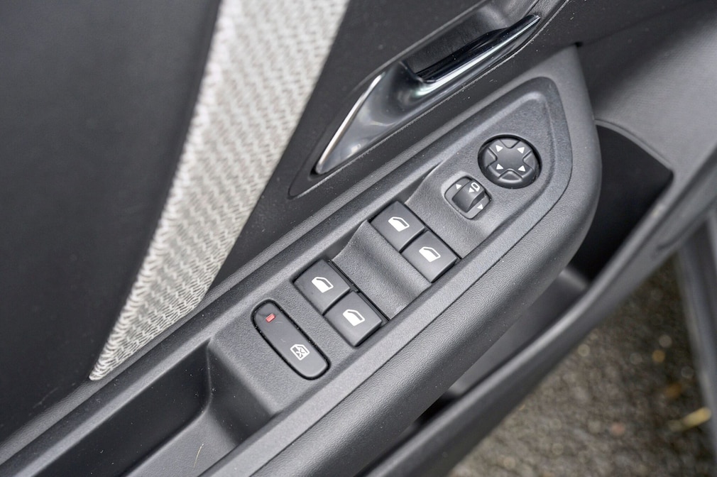Citroën C4 X 1.2 PureTech EAT8 Plus