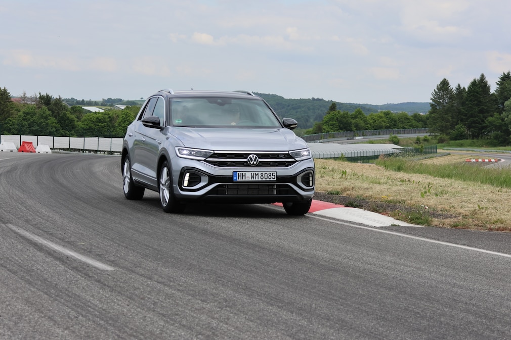 Ganzjahresreifen-Test 2025: 215/55 R 17