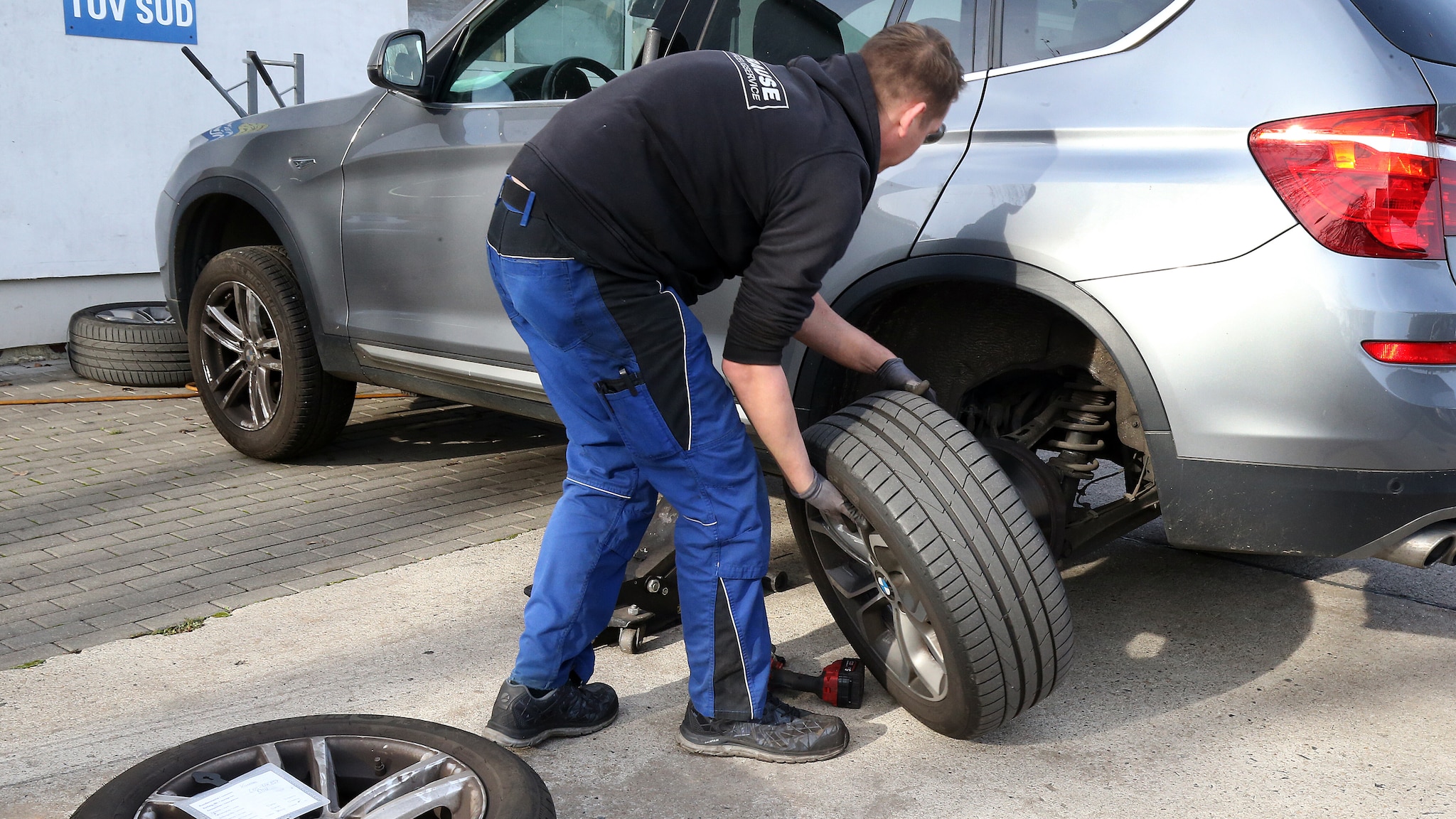 Aktion-gestartet-eBay-zahlt-Autofahrern-den-Reifenwechsel-Bonus