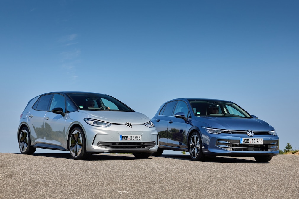 VW Golf 1.5 eTSI VW ID.3 Pro 59 kWh