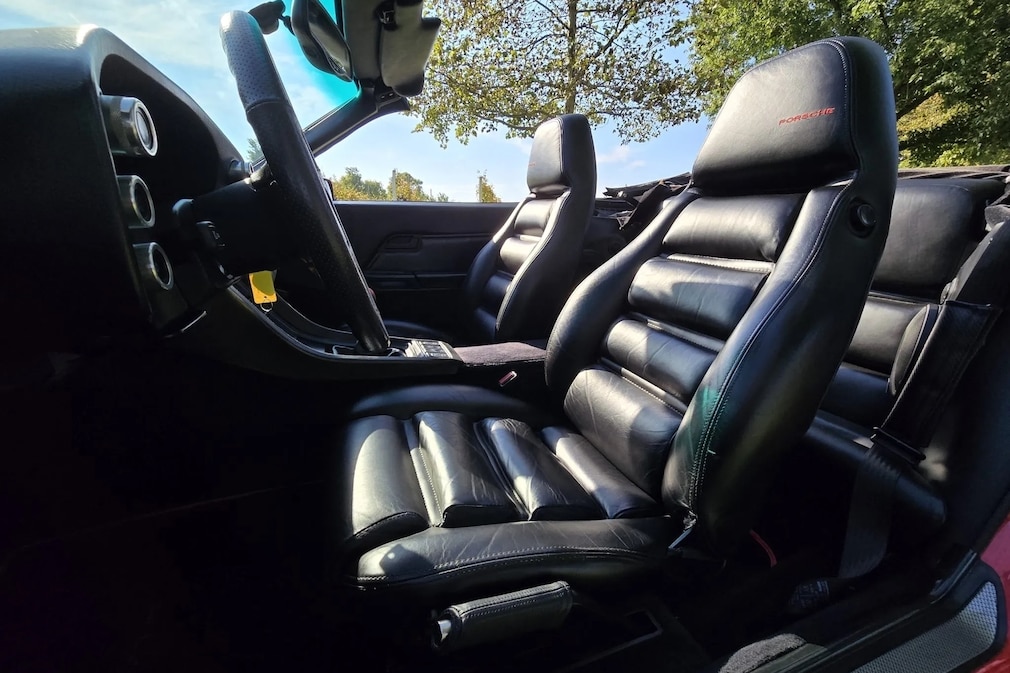 Vordersitze im Porsche 928 Cabrio-Umbau